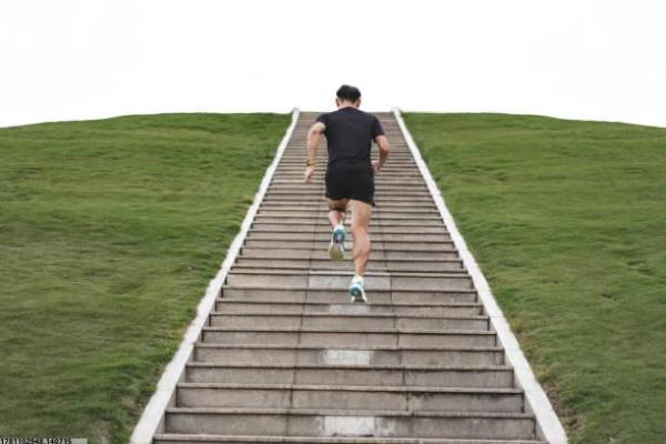 体育培训俱乐部的管理模式与运营技巧
